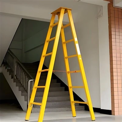 Sklolaminátový rovný žebřík